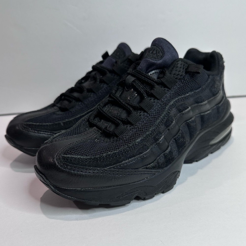 Nike Air Max 95 Black Athletic Shoes - Picture 5 of 6